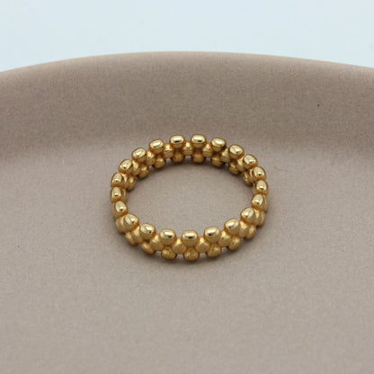 Gouden ring met kleine bolletjes