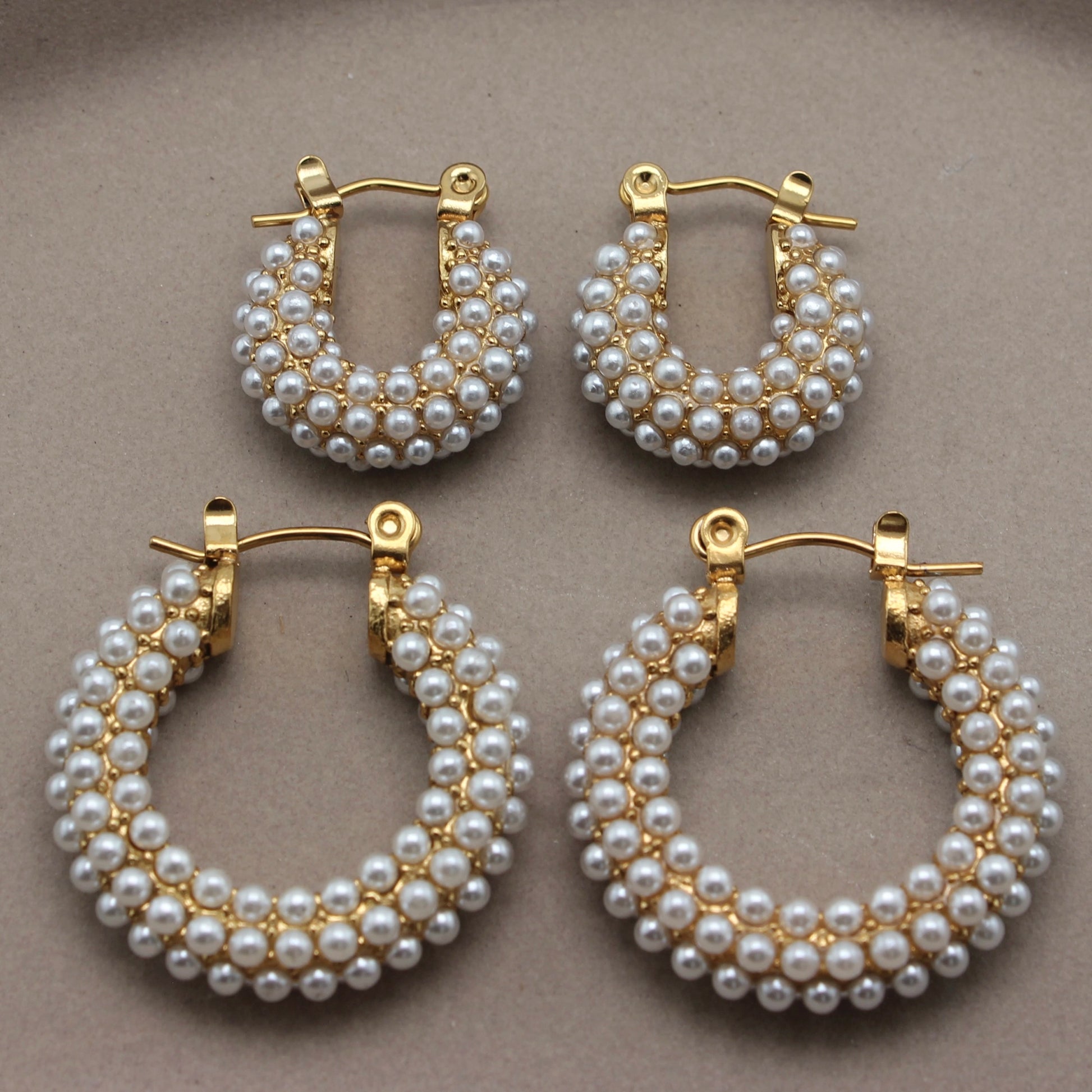 Kleine gouden oorbellen met parels en Grotere parel oorbellen
