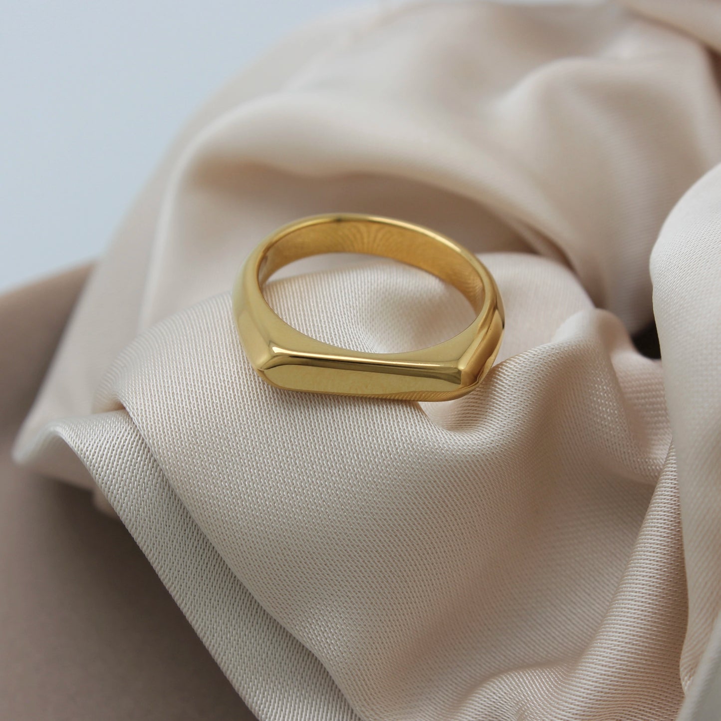 Ring Lou